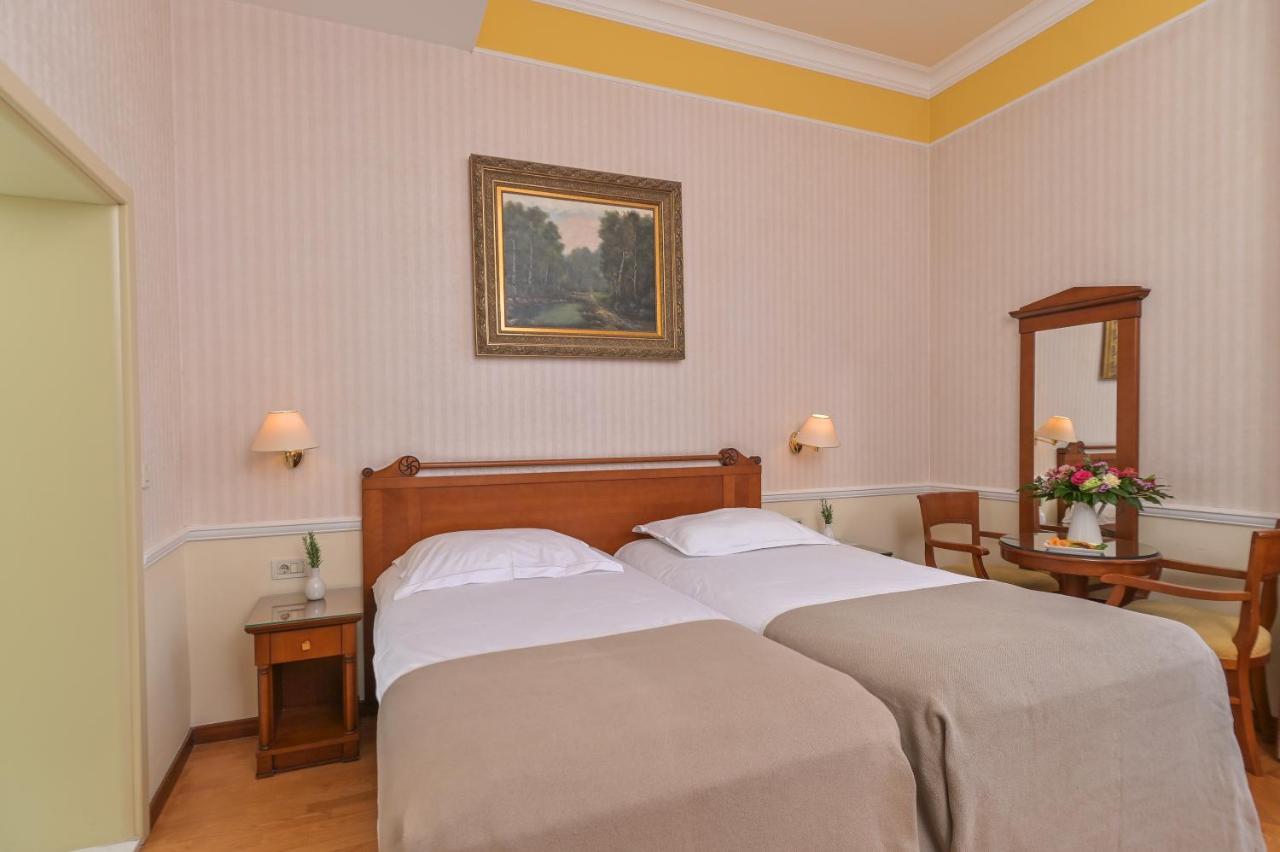 Continental Hotel 3*