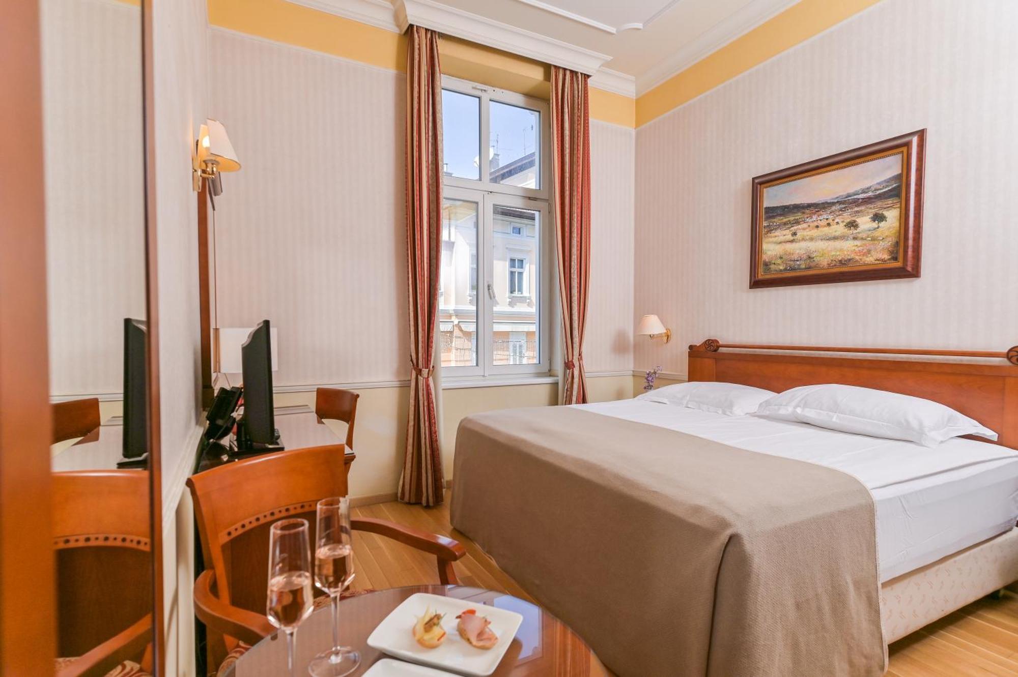 Continental 3* Opatija